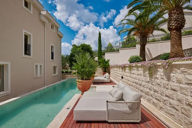 5★ Boutique-Hotel und Luxusvilla in erster Meereslinie zum Verkauf – Kotor, Dobrota — photo 4